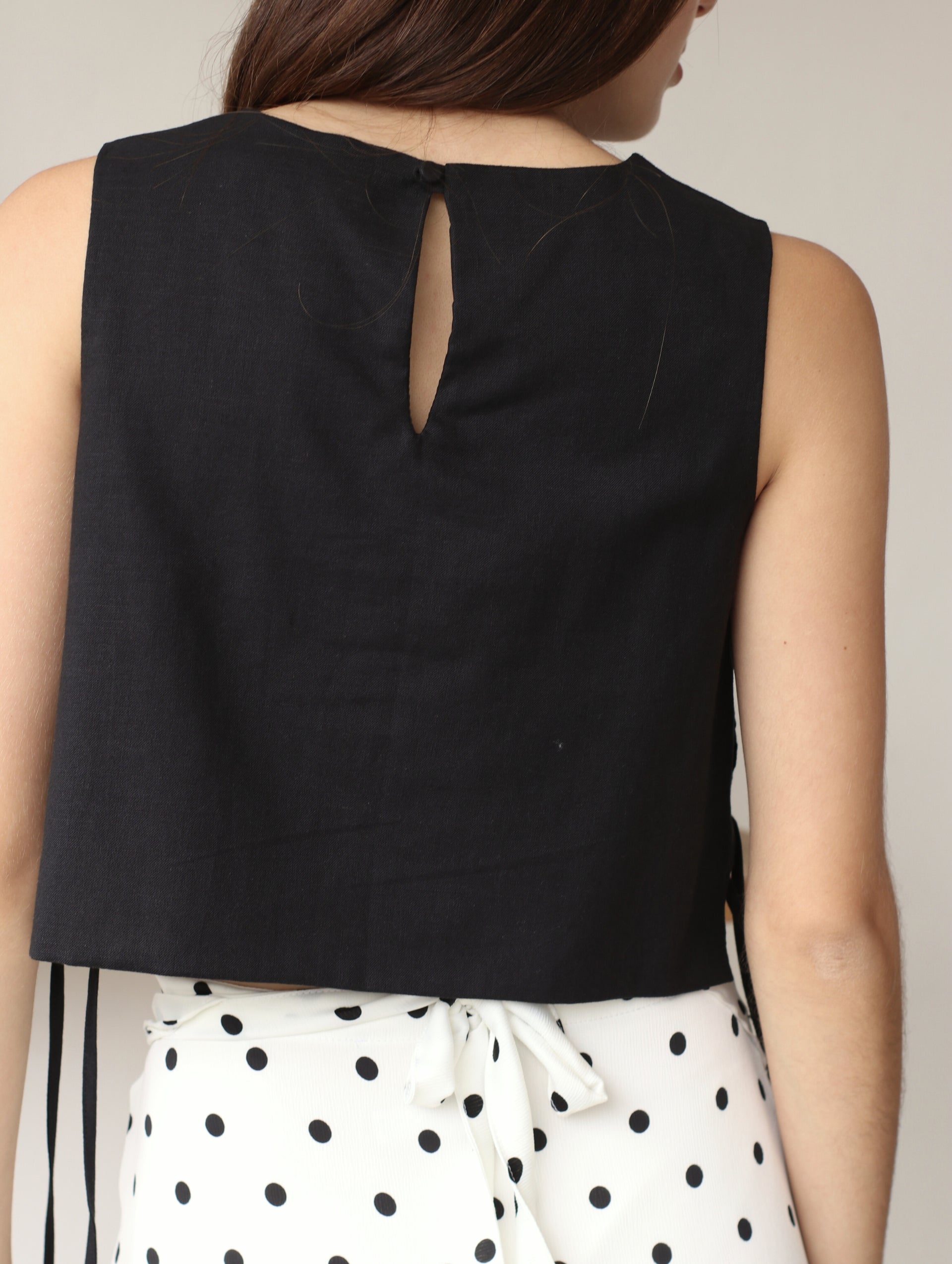 Blusa Romina de Lino Negra