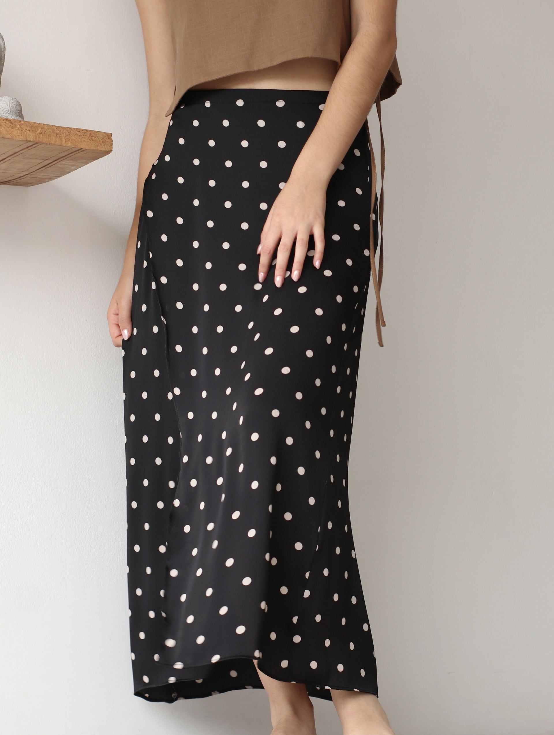 Falda Envolvente - Lunares Negros