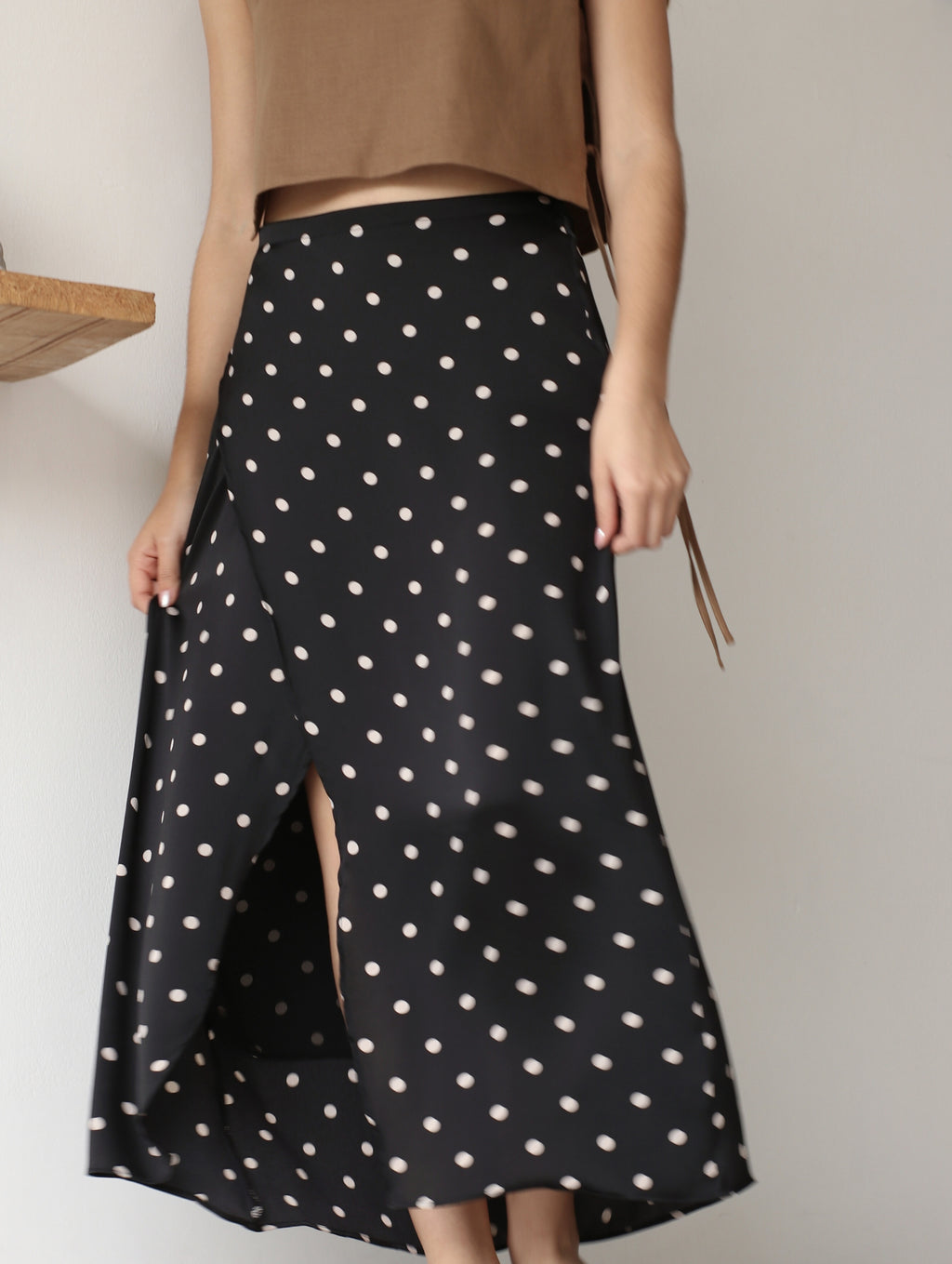 Falda Envolvente - Lunares Negros