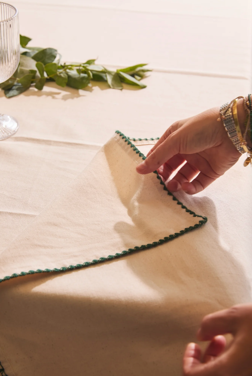 Mantel Navidad Beige con Borde Verde 100% Algodón