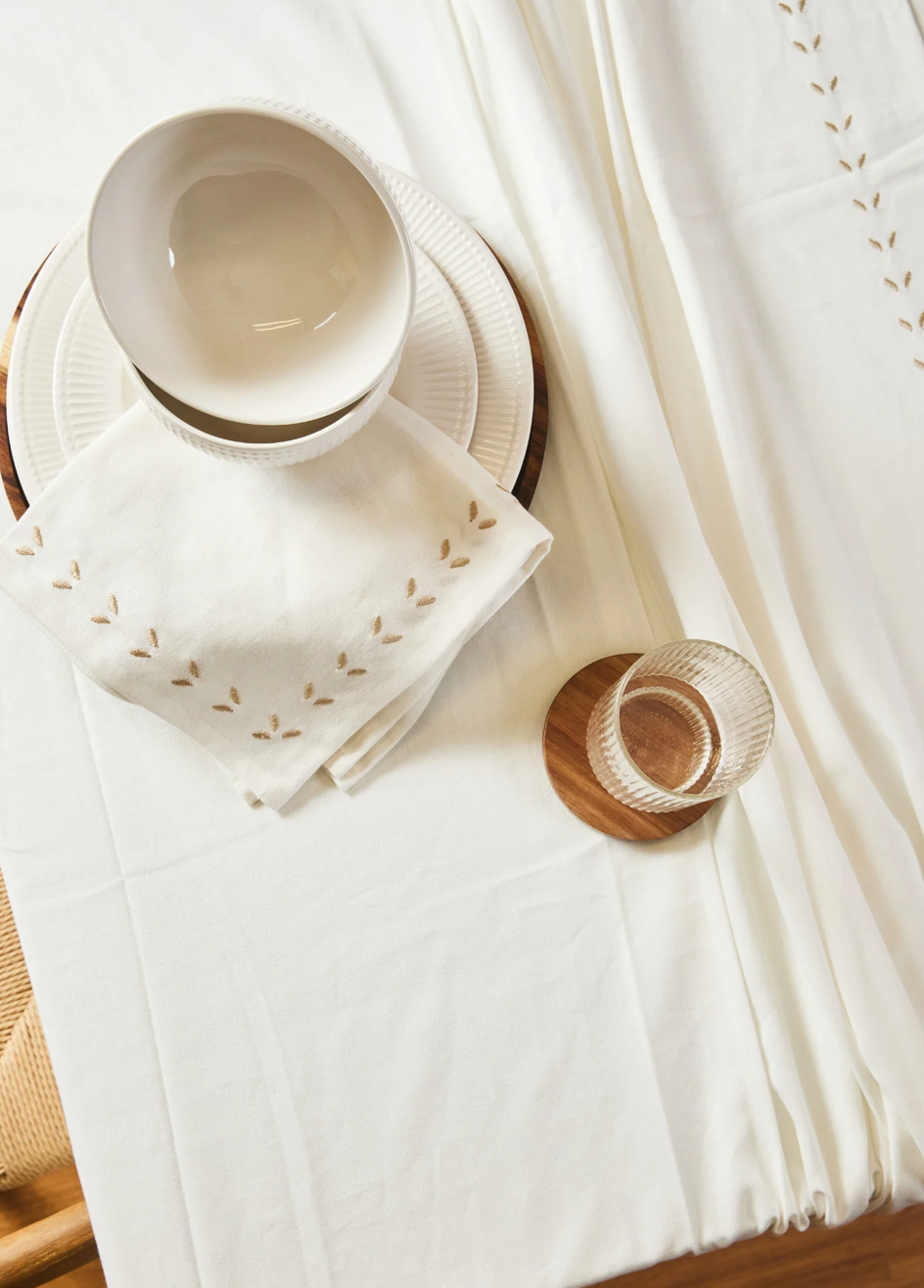 Mantel Perla con Bordado Artesanal 100% Algodón